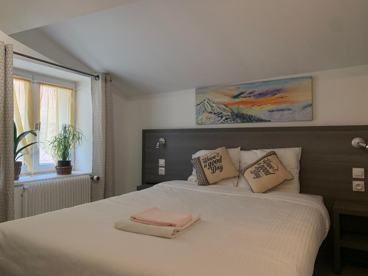 Logis Hotel Restaurant & Pizzeria Vuillot Cuiseaux Bagian luar foto