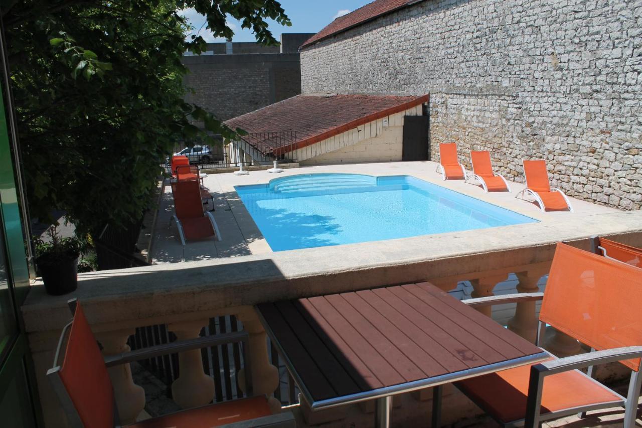 Logis Hotel Restaurant & Pizzeria Vuillot Cuiseaux Bagian luar foto